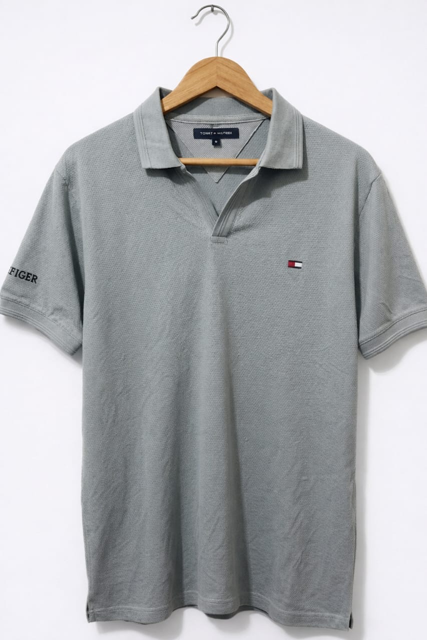Tommy Hilfiger Grey Cotton Polo – Modern Casual Wear