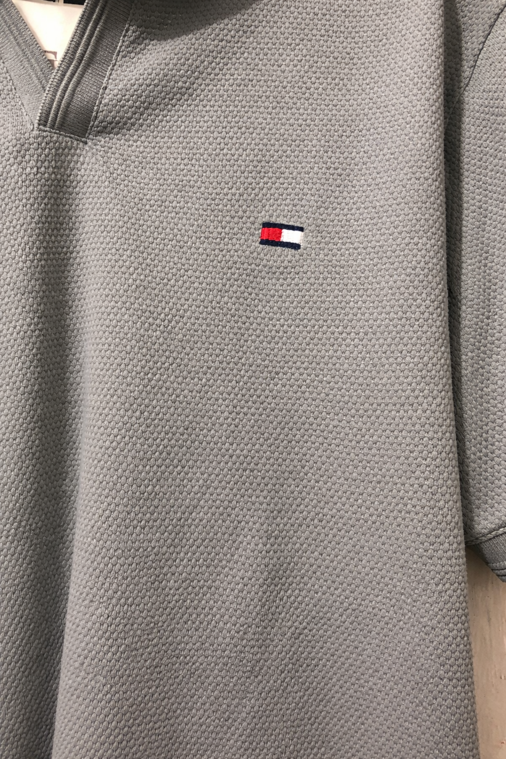 Tommy Hilfiger Grey Cotton Polo – Modern Casual Wear